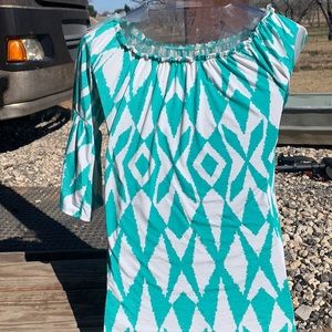 Super cute real and white shirt